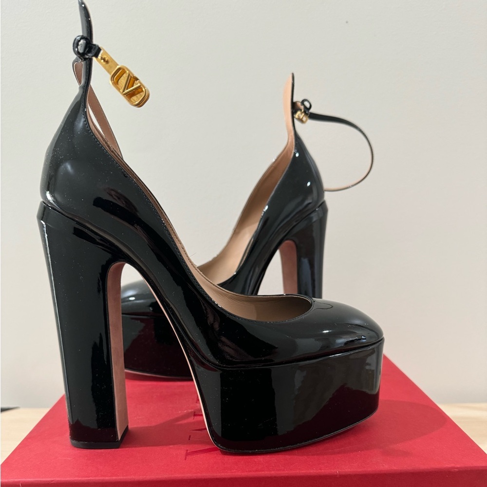 Valentino Garavani Black Platform Shoes with Chunky Heel